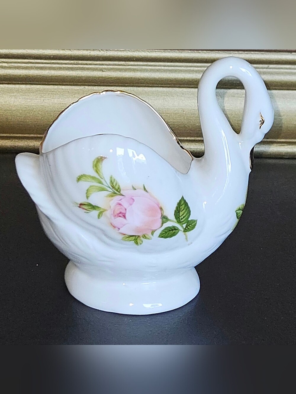 Vintage Royal Albert "Old Country Roses" swan planter 24k Gold On Beak & Rim